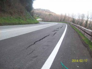 La Modenese sopra Piazza. Evidentemente i lavori non sono a regola d'arte