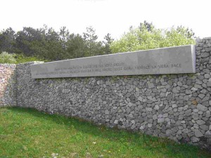 La scritta commemorativa