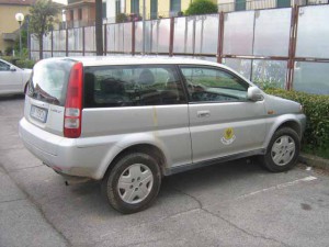 L'auto della Provincia di Pisa