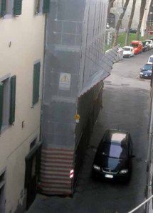 Impalcatura in via Buonfanti