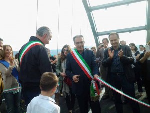 Taglio del nastro [Foto Giuseppe Cartolano]