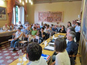 La sala durante la prima seduta del Consiglio