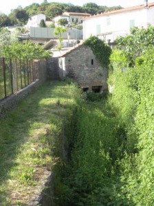Spartitoio o partitore di Capostrada. Via della Ferriera