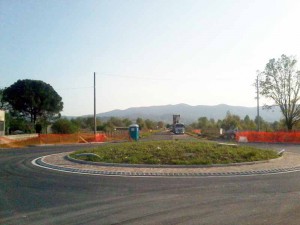 La rotatoria di via di Mezzo