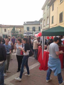 Un’immagine dell’evento in piazza a Agliana
