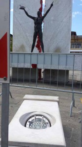 Vandalismo in piazza