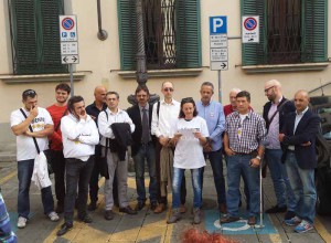 Il proclama dei 5 Stelle in piazzetta San Leone
